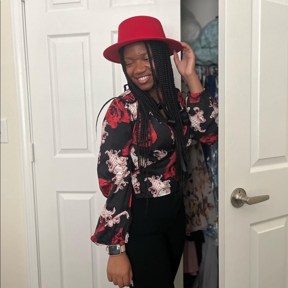Meet your Posher, Senai